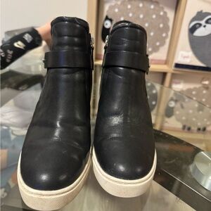 Good condition shoe